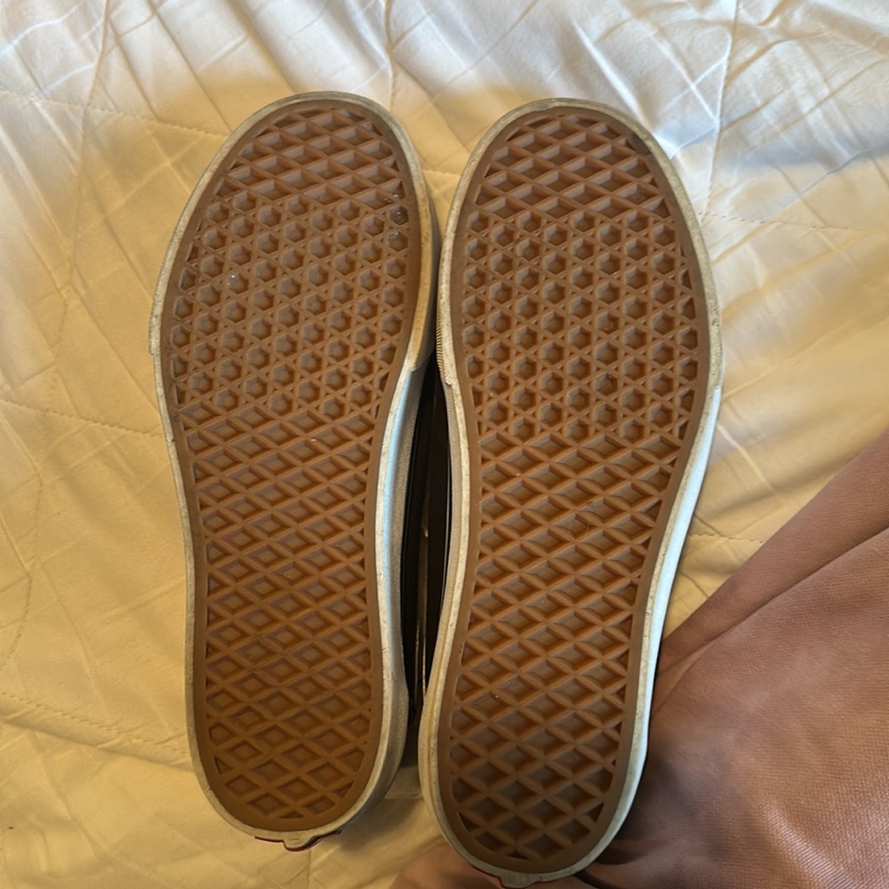 Vans - Picture 3 of 7